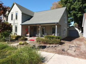Bayside Cottage - Remodeled And Great Location!